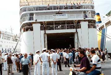 Συμφωνεί για αύξηση των ναύλων το ΥΠΕΘΟ, αλλά με μέτρο