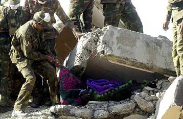 Το φως αντίκρισαν ακόμη τρεις άνθρωποι στην Ινδία – Με νέους φόρους αντιμέτωποι οι σεισμόπληκτοι;