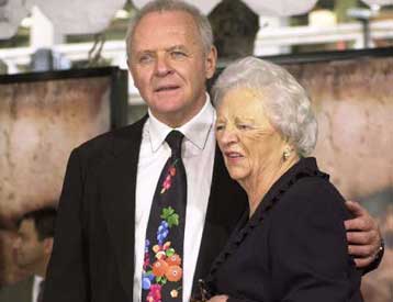 Το «Πιάτο της Πουτίγκας» σε Αντονι Χόπκινς και Ντρου Μπάριμορ