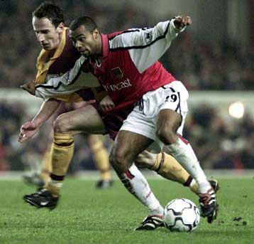 Νίκη της Αρσεναλ 2-0 επί της Μπράντφορντ για την premier league