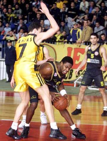 Η Βόννη πήρε το προβάδισμα για την πρόκριση και πιθανότατα θα βρεθεί απέναντι στο Μαρούσι