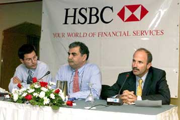 Το δίκτυο της Barclays στην Ελλάδα εξαγόρασε η HSBC