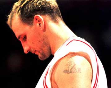 «Νοκ άουτ» Ράτζα – Μπουντούρης για τον αγώνα του Ολυμπιακού με τη Βερόνα