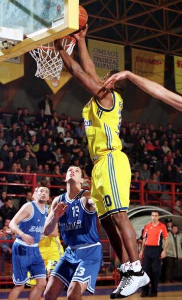 Πλήρες το Περιστέρι στην πρώτη «πτήση» απέναντι στην Τάου Κεράμικα για τη Euroleague