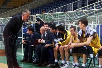 Σοβαροί για 40 λεπτά και προσοχή στην… κοιλιά