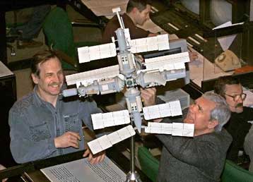 Πρόβα τζενεράλε για την πτώση του Μιρ