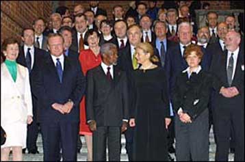 Τις προσωπικές του εμπειρίες κατέθεσε στο αντιρατσιστικό φόρουμ ο Γ.Παπανδρέου