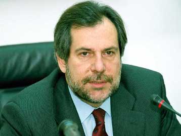 Οι εφοπλιστές διαμαρτύρονται για την άρση του καμποτάζ – Καθησυχαστικός ο Χρ.Παπουτσής