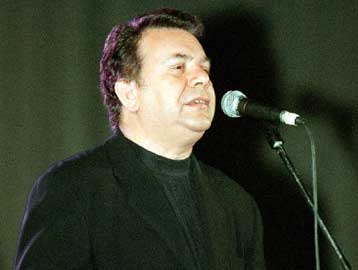 Ο Μητσιάς τραγουδά Ζαμπέτα στην Αίγλη της Θεσσαλονίκης