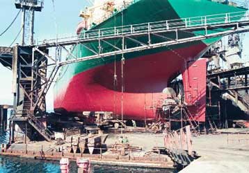 Υπεγράφη η σύμβαση για το σύμβουλο ιδιωτικοποίησης των ναυπηγείων Σκαραμαγκά