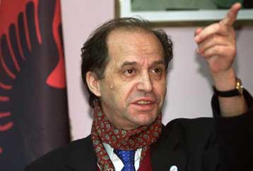 Κρίση στις σχέσεις των Τιράνων με τους Αλβανούς του Κοσόβου πυροδοτεί η συνάντηση Κοστούνιτσα – Νάνο