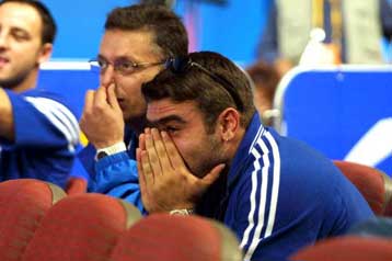 Επιστρέφουν υγιείς από τη Νέα Υόρκη οι τρεις Έλληνες αρσιβαρίστες