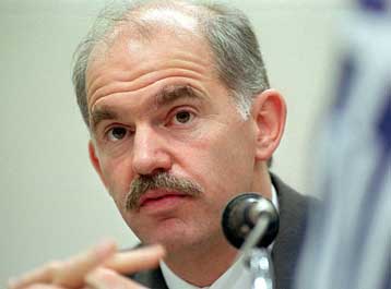 Την άνοιξη στην Αγκυρα ο Παπανδρέου – Στην Κύπρο εντός του Φεβρουαρίου