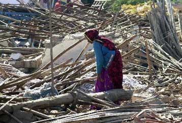 Να σταματήσει ο χρόνος προσεύχεται η Ινδία, καθώς εξανεμίζονται οι ελπίδες για τον εντοπισμό επιζώντ