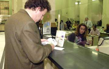 Αναβαθμίζονται από τη Standard & Poors οι Eurobank, Εμπορική και Πειραιώς