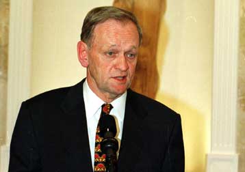 Παρέμβαση Κρετιέν για την υπόθεση Τσιακούρμα ζητά η Επιτροπή Αλληλεγγύης για την Κύπρο