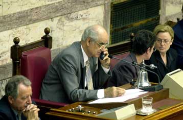 Απάντηση της Βουλής στα σχόλια που έγιναν για τη συνάντηση του Απ.Κακλαμάνη με μέλη του Κογκρέσου