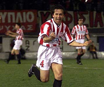 «Σκόπευσε» καλά ο Νινιάδης στην Καισαριανή και πέρασε ο Ολυμπιακός με 1-0 επί του Εθνικού Αστέρα