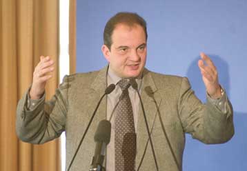 Για «έγκλημα» στο χρηματιστήριο κάνει λόγο ο Κ.Καραμανλής