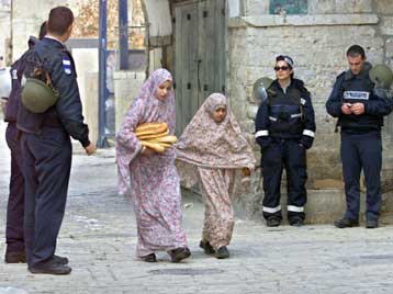 Πιθανή η συνάντηση Αραφάτ – Μπαράκ στο άμεσο μέλλον, υποστηρίζει Παλαιστίνιος αξιωματούχος