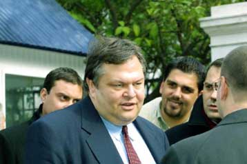 Μάλλον απίθανη βλέπει ο Ευ.Βενιζέλος τη συνεργασία του Δ.Αβραμόπουλου με τη ΝΔ