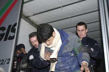 Δύο δουλέμπορους συνέλαβαν οι αστυνομικές αρχές στη Βόρειο Ελλάδα