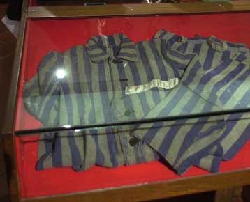 Ζωντανά στη μνήμη και τη συνείδηση των Ευρωπαίων τα θύματα του Ολοκαυτώματος