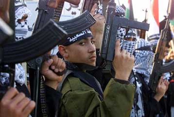 Στη σύλληψη έξι μελών της φρουράς του Αραφάτ προχώρησε το Ισραήλ