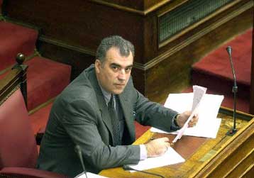 Aνακόλουθη η ΝΔ, αφού η διαδικασία του ΕΣΡ δεν έχει ακόμη ολοκληρωθεί, απαντά ο Δ.Ρέππας