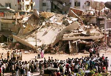 Φόβοι για τουλάχιστον 2.000 νεκρούς από τον ισχυρότατο σεισμό στην Ινδία