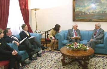 Κυπριακό, τρομοκρατία και διμερείς σχέσεις κυριάρχησαν στη συνάντηση Κακλαμάνη με μέλη του Κογκρέσου