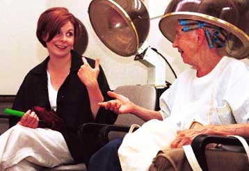 Οι βαφές των μαλλιών αυξάνουν πιθανώς τον κίνδυνο εμφάνισης καρκίνου της ουροδόχου κύστης