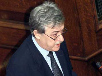 «Βιομηχανία τοκετών με καισαρική» κατήγγειλε ο υπουργός Υγείας – Νέα απεργία των γιατρών