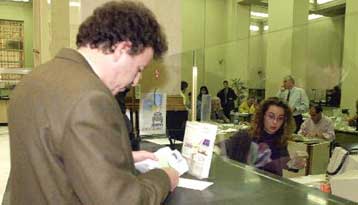 Κατά 228% αυξήθηκαν τα προ φόρων κέρδη των ελληνικών τραπεζών το 1999