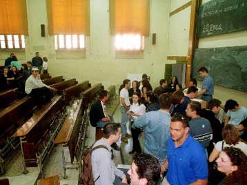 Η ακαδημαϊκή καριέρα είναι… γένους αρσενικού