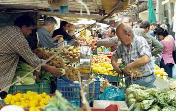 Αύξηση κατά 22% των ελληνικών εξαγωγών και κατά 17% των εισαγωγών το δεκάμηνο του 2000