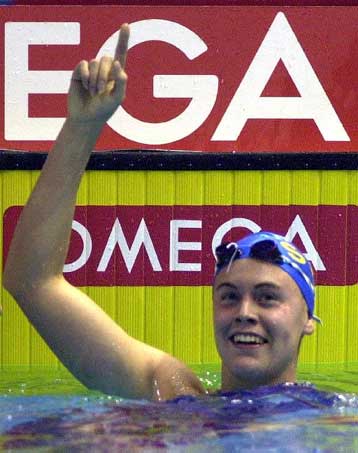 Παγκόσμιο ρεκόρ στα 50μ πεταλούδα σε μικρή πισίνα πέτυχε η Αννα Λένα Κάμερλινγκ