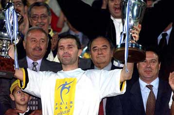 Ο Σαβέφσκι νέος προπονητής της ΑΕΚ και ο Γκέραρντ τεχνικός διευθυντής