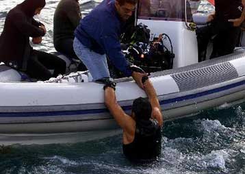 Ένας διασωθείς και τέσσερις αγνοούμενοι από βυθισμένο σκάφος στη δυτική Γαλλία