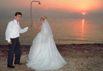 «Σχολεία» για… μελλονύμφους και «φροντιστήρια» για τη Θεία Λειτουργία από την Εκκλησία