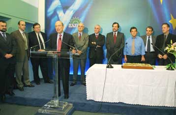 Αντίπαλός μας μόνο η ΝΔ