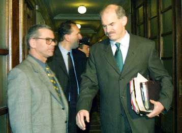 Αντιδράσεις προκάλεσε στα ΜΜΕ της ΠΓΔΜ η ομιλία του Γ.Παπανδρέου στη Βουλή