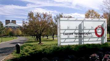 Σε απολύσεις 16.000 εργαζομένων προχωρεί η Lucent Technologies