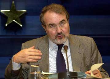 Συστάσεις για περιοριστικές πολιτικές, προσοχή στον πληθωρισμό