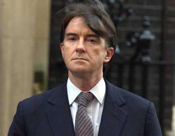 Παραιτήθηκε ο Πίτερ Μάντελσον από την κυβέρνηση των Εργατικών της Βρετανίας