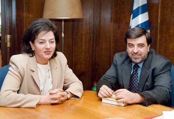 Αποφασισμένη να εφαρμόσει το νόμο για το πόθεν έσχες η Β.Παπανδρέου – Παράταση για την υποβολή των δ