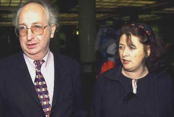 Νέες διαστάσεις λαμβάνει η υπερατλαντική διαμάχη για την κηδεμονία των «ιντερνετικών» μωρών