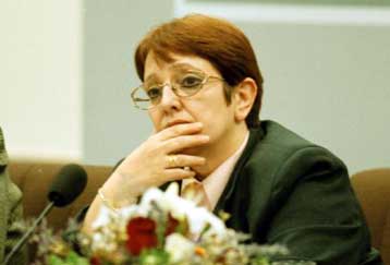 Στο Βελιγράδι η Αλέκα Παπαρήγα για πολιτικές επαφές