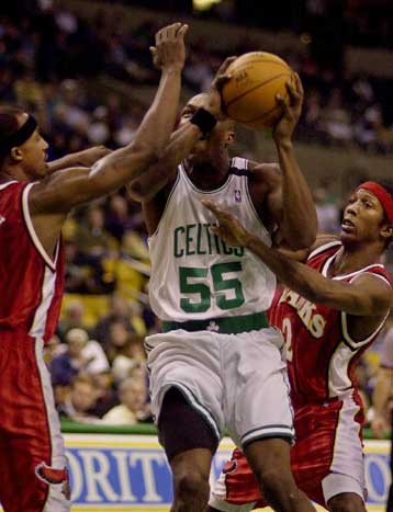 Έβγαλαν… 31 Φιλαδέλφεια και Πόρτλαντ στο ΝΒΑ