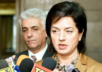 Από τη Βάσω Παπανδρέου ή το ΣτΕ αναμένει λύση για το ζήτημα του πόθεν έσχες η ΑΔΕΔΥ